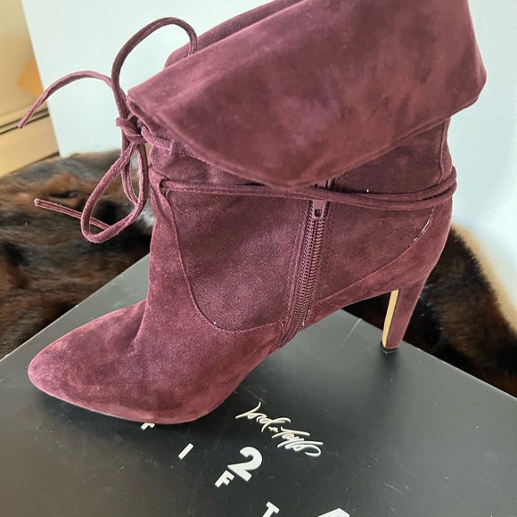 Lord and Taylor 414 Fifth Burgundy suede bootie. Size 8.5 4 in heel. - Picture 5 of 8